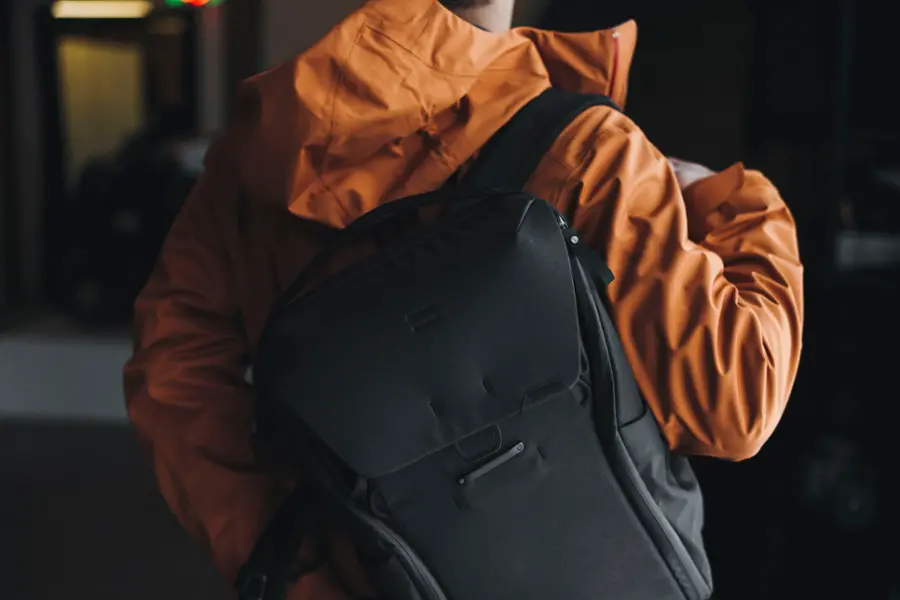 Alt View 25. Peak Design - Everyday Backpack V2 20L - Black.