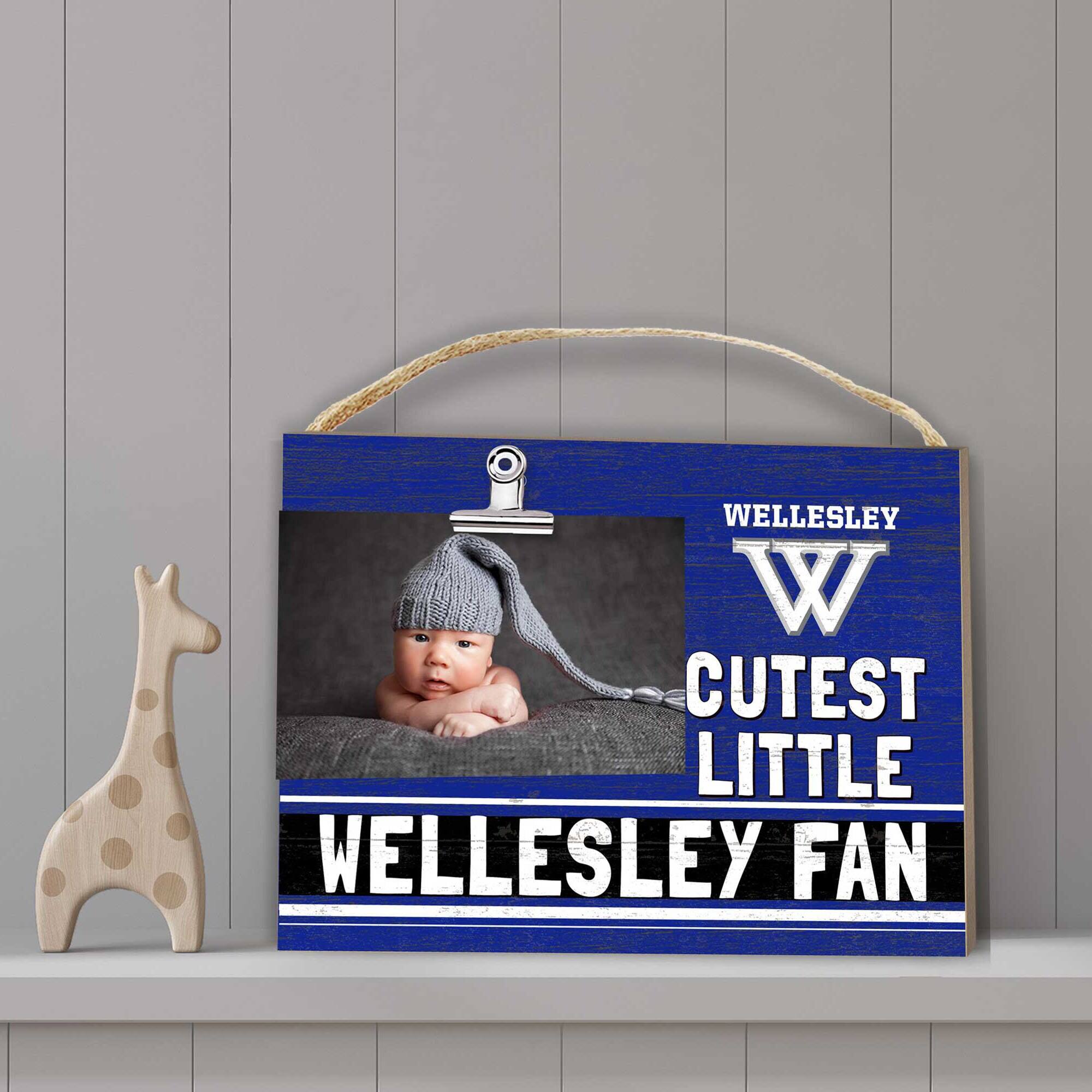 Wellesley W  
Cutest Little Wellesley Fan