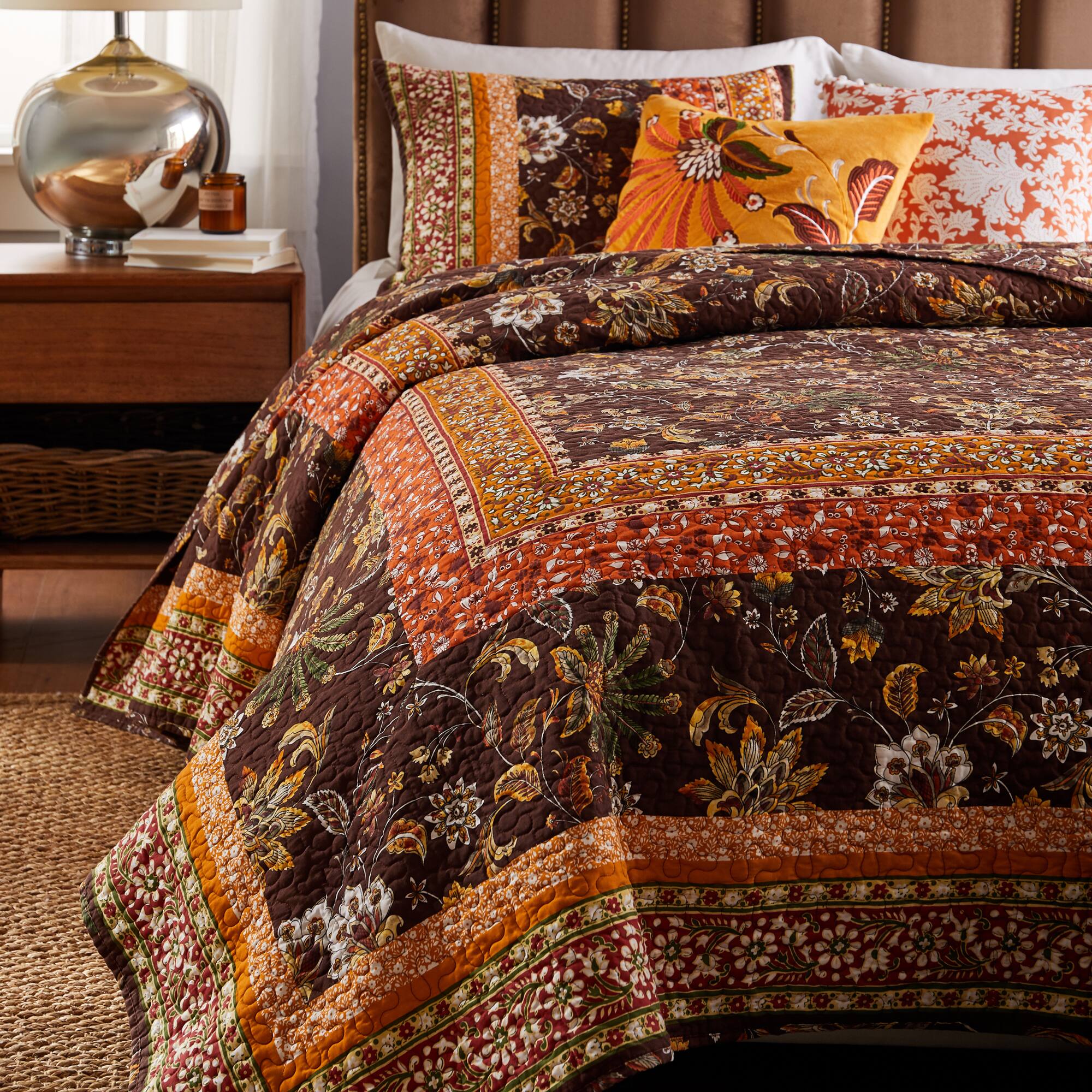 Angle. BreeBe - Audrey Chocolate Quilt Set 3-Piece Full/Queen - Chocolate.