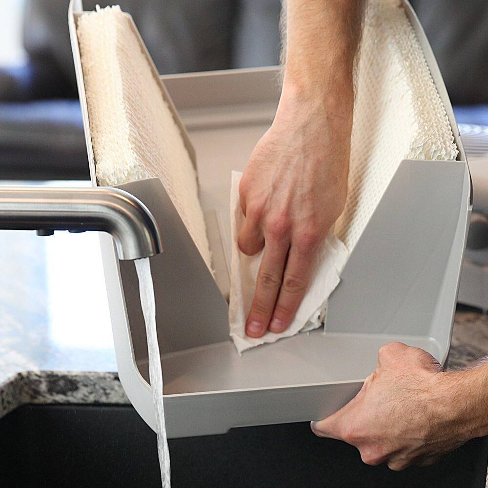 Back. MOSZAR LLC - Evap40 4-Gallon Evaporative Humidifier, Adjustable Humidistat, 3 Speed Settings.