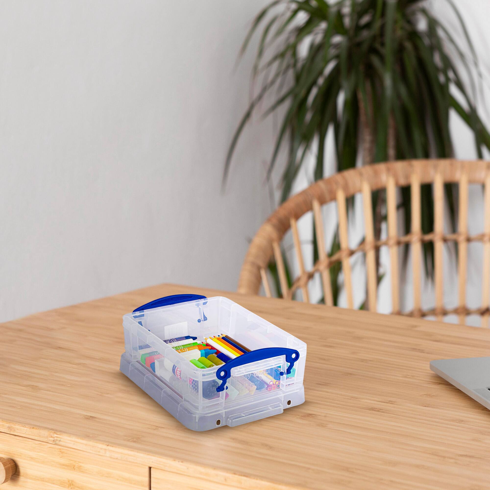 The text in the image appears to be "200 TEO0 en 9". However, without additional context or a clearer image, it's difficult to determine the exact meaning or correction. If this is part of a larger text or has a specific context, please provide more details.