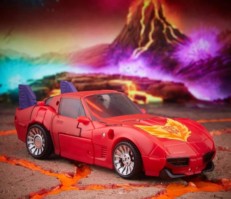 Alt View 4. Hasbro - Transformers War for Cybertron Trilogy: Kingdom Deluxe Class Autobot Road Rage - Red.