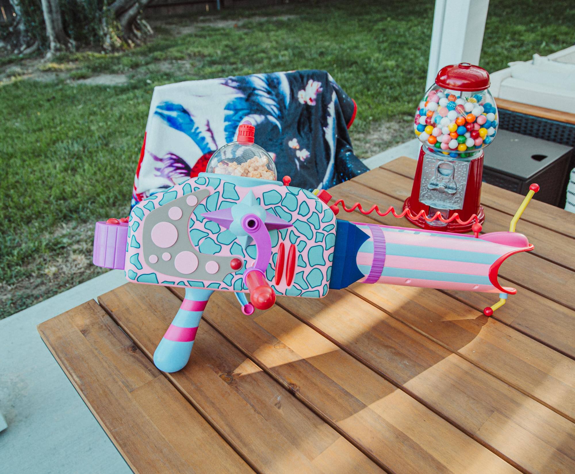 Alt View 3. Toynk - Killer Klowns From Outer Space 24-Inch Popcorn Bazooka Electronic Prop Replica - Pink.