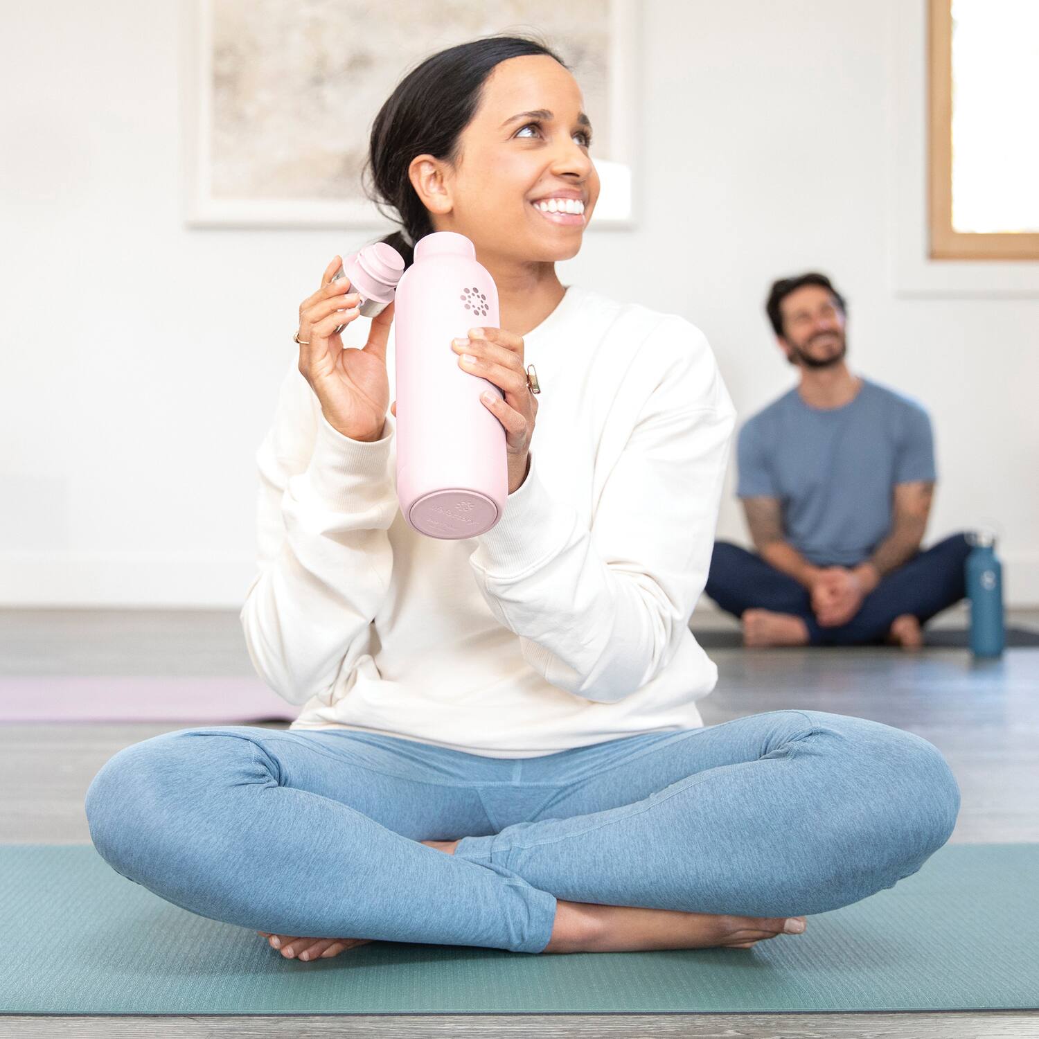 Left. Lifefactory - 32-Oz Stainless Steel Vacuum-Insulated Sport Bottle - Desert Rose.