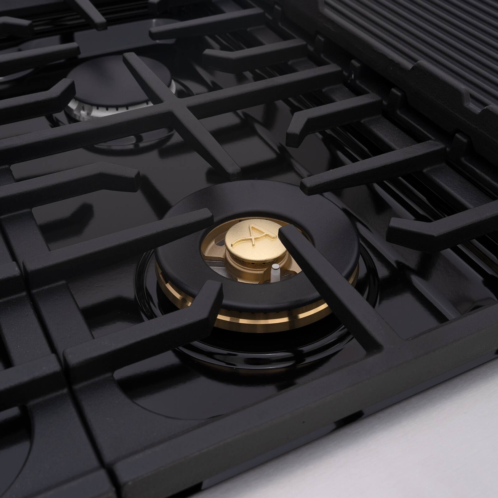 Alt View 5. Akicon - Akicon 6.7 Cu.ft Slide-in Freestanding Gas Convection Range with 6 Burners and Cast Iron Grates in White&Copper - White&Copper.