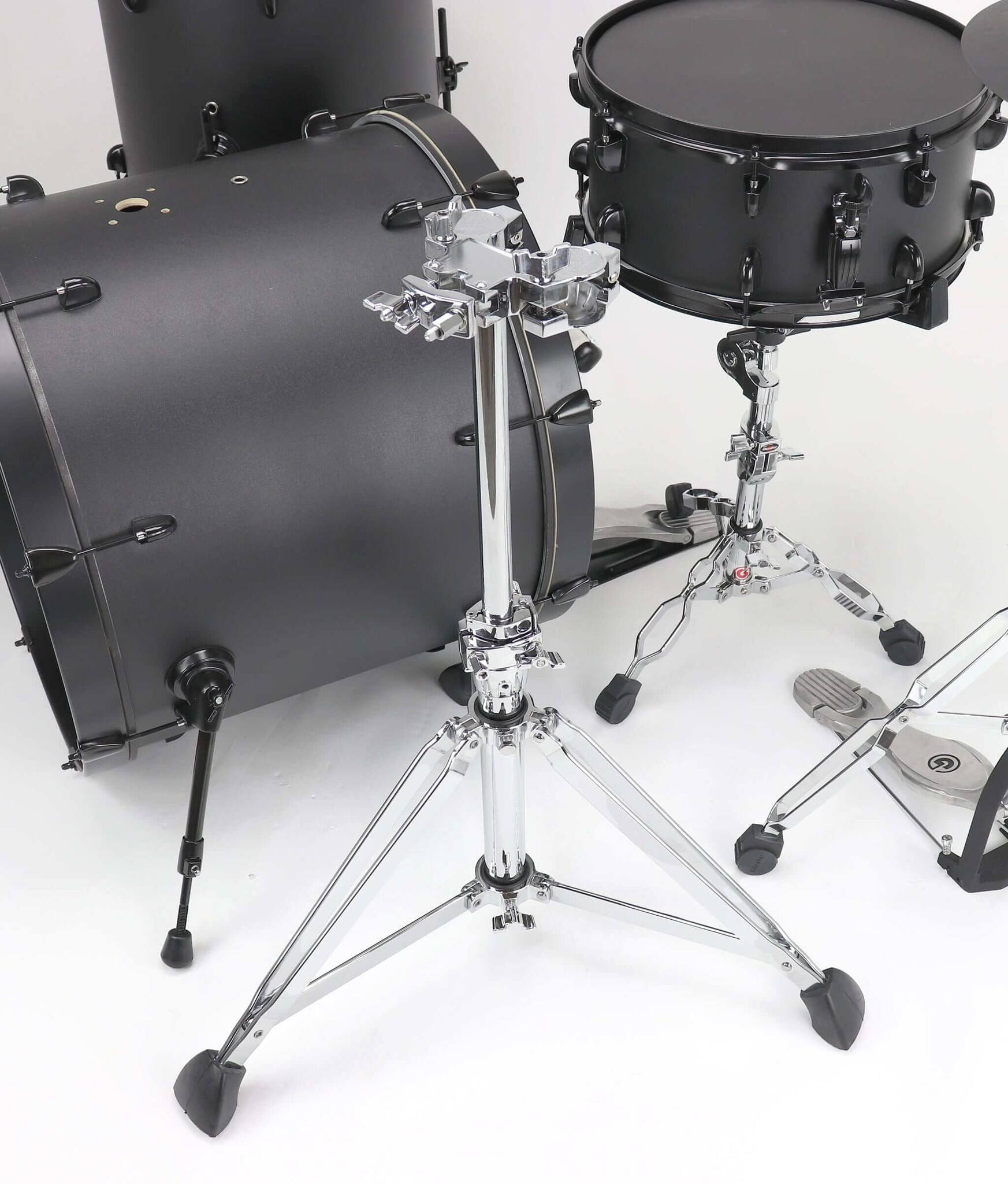 Angle. Gibraltar Hardware - 9000 Series Low Rise Double Tom Stand, Space Saving Adjustable Platform with 15" Tripod Base and Dual L-Rod Mounts.