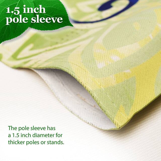 1.5 inch pole sleeve

The pole sleeve has a 1.5 inch diameter for thicker poles or stands.