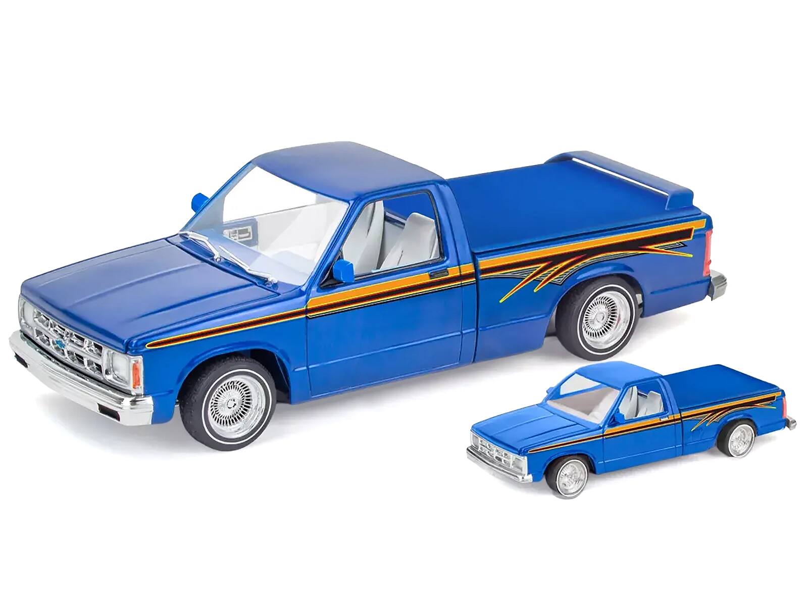Angle. Revell - Level 4 Model Kit 1991 Chevrolet S-10 Lowrider Pickup Truck with 1/64 Diecast Big & Little Series 1/25 Scale - Blue.