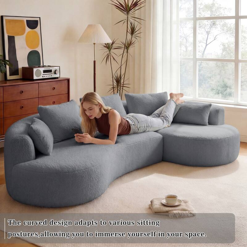 The curved design adapts to various sitting postures, allowing you to immerse yourself in your space.