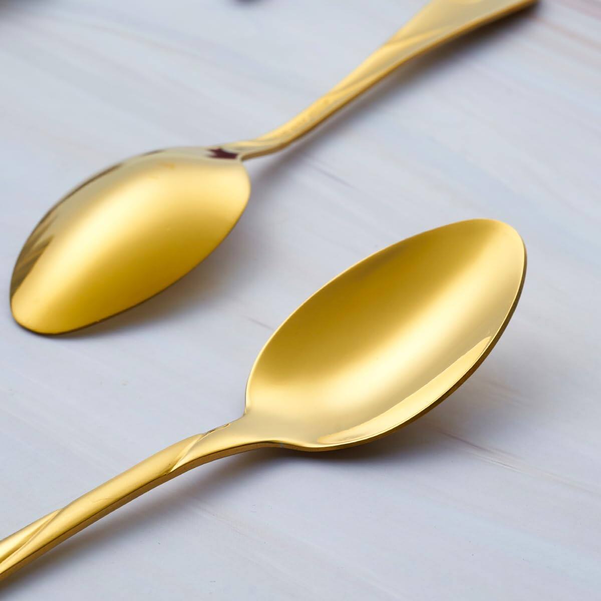 Alt View 2. Dazzed Corner - Gold Silverware Set for 6, 30-Piece Stainless Steel Flatware Set - NY4PM2K.