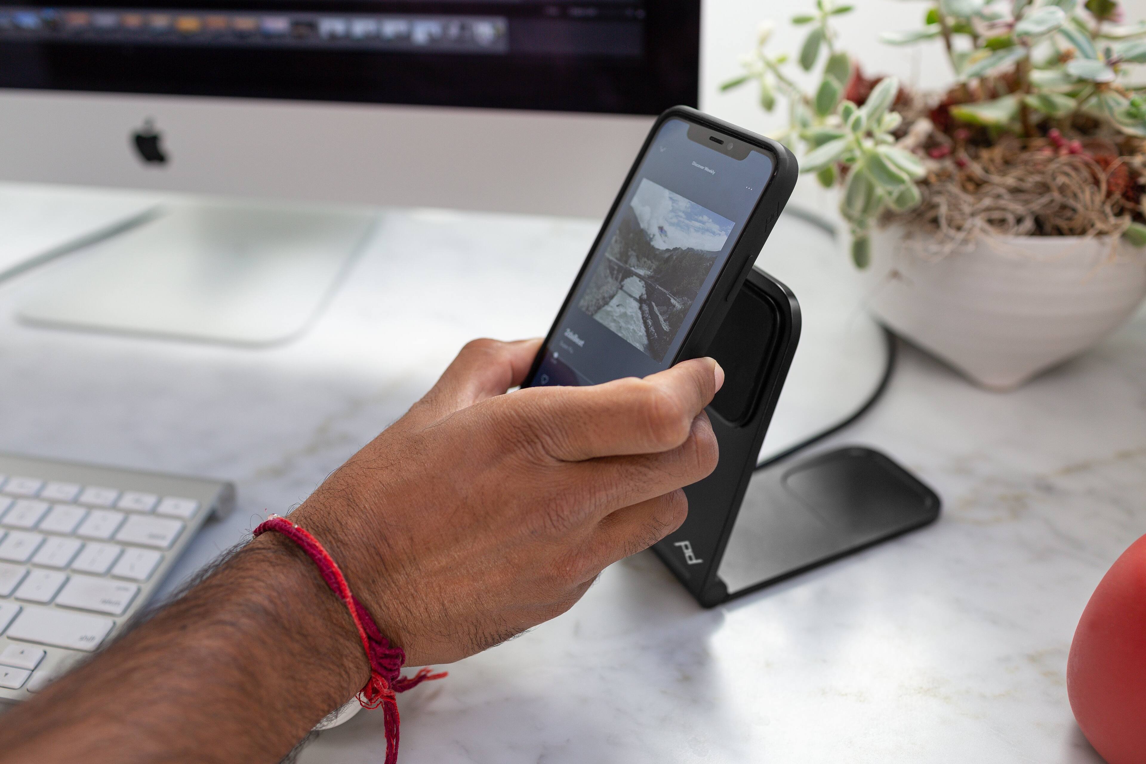 Alt View 13. Peak Design - Mobile Wireless Charging Stand v2 - Black.