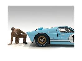 "Race Day 1" Figurine IV for 1/18 Scale Models by American Diorama - Multi