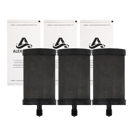 CONTENTS: CERTIFIED ALEXAPURE PRO REPLACEMENT FILTER
ALEX
PASSIONATELY PIONEERED FOR
CONTENTS: 1 CERTIFIED ALEXAPURE PRO REPLACEMENT FILTER
Alexapure Certified