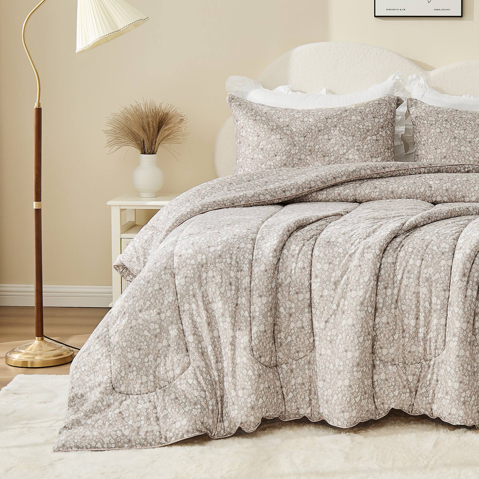 Alt View 1. Bestier - Queen Comforter Set for Kids and Teens – 3 Pcs All-Season Bedding with Skin-Friendly Lightweight Quilt & 2 Pillowcases - Cofe.