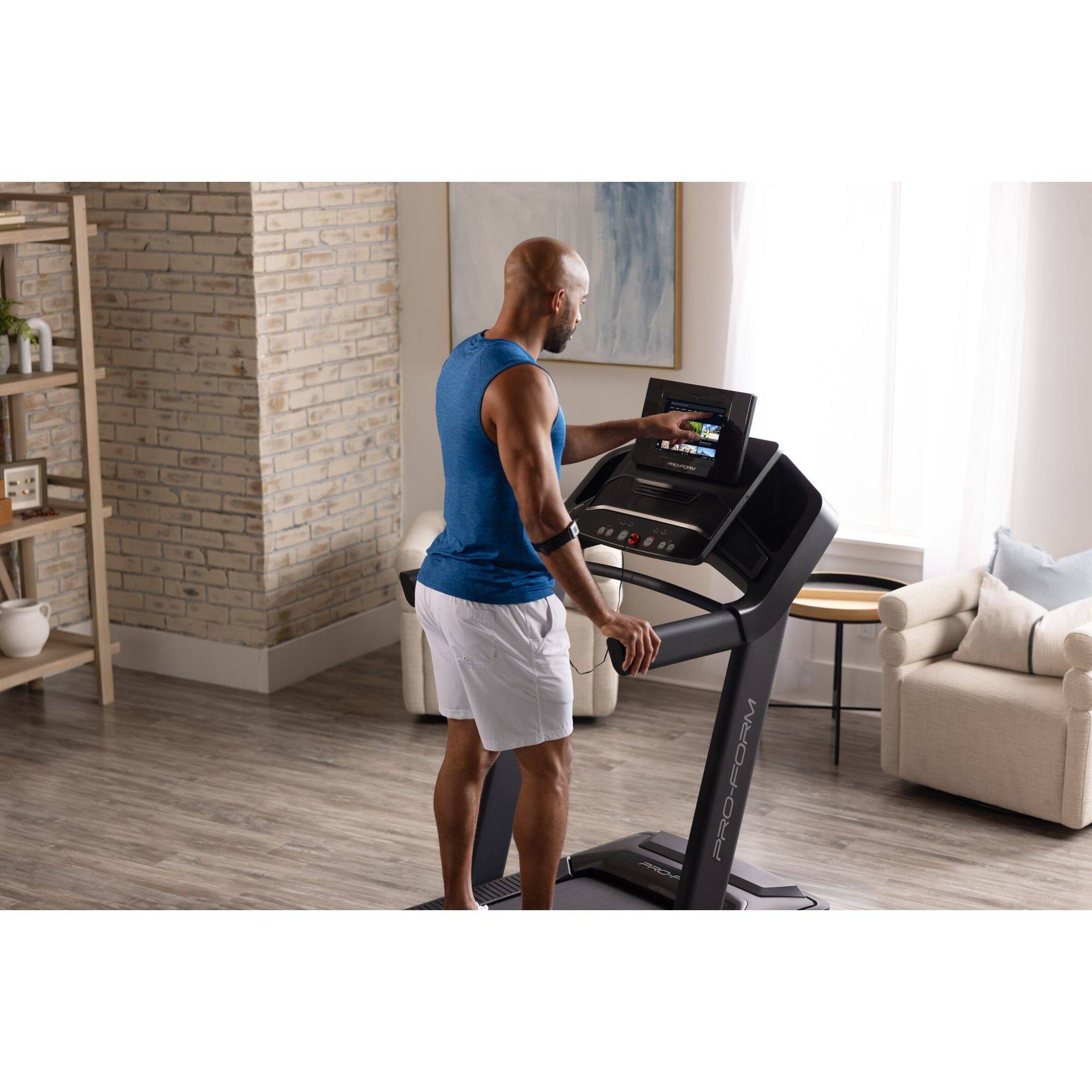 Alt View 5. ProForm - Carbon Pro 2000 - Black.