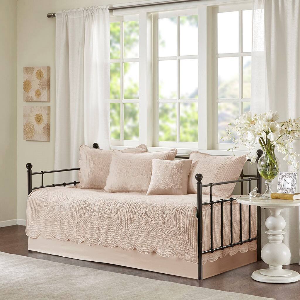 Alt View 1. Gracie Mills - Gracie Mills Salvatore 6-Piece Reversible Cottage-Inspired Scalloped Edges Daybed Set - Blush.