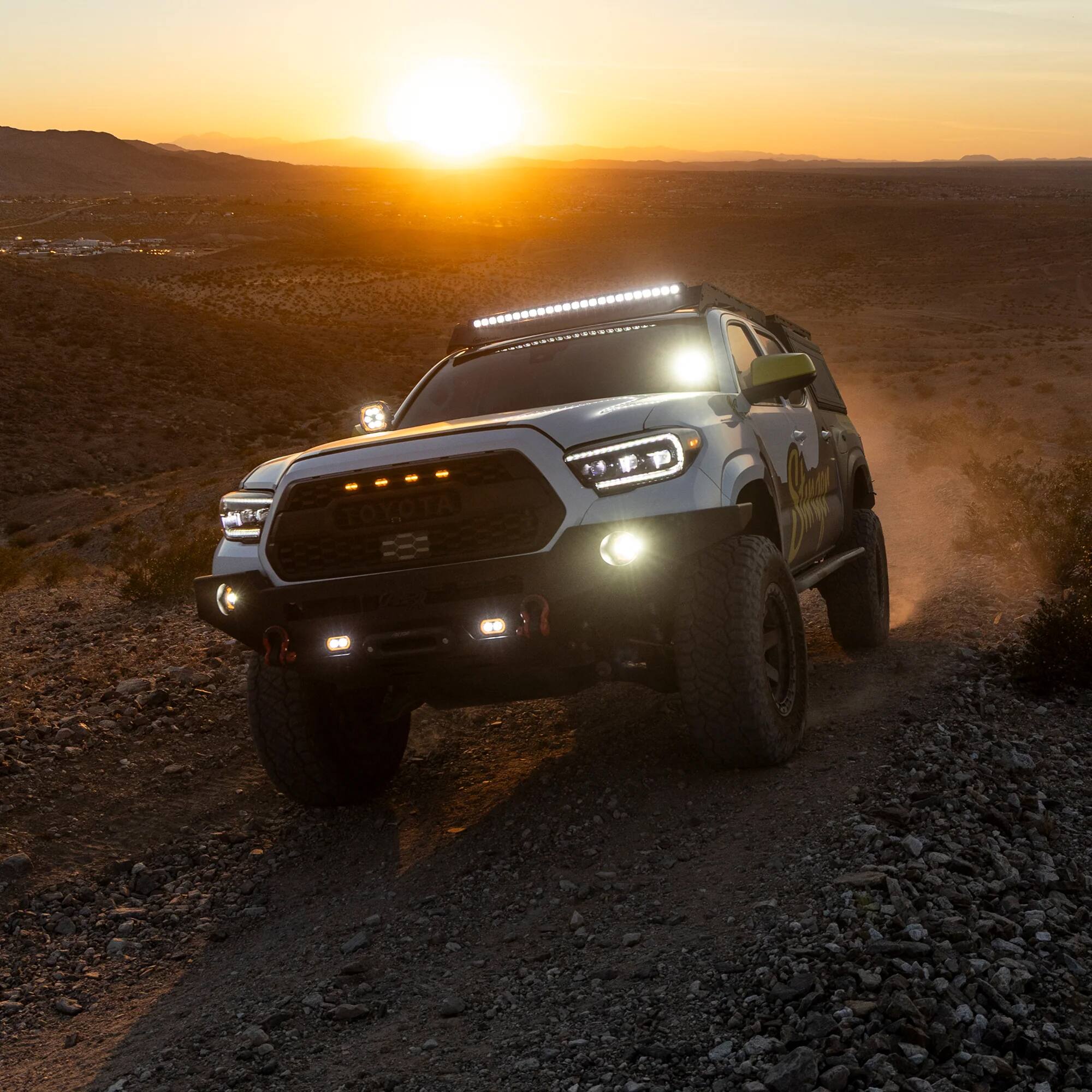 Alt View 6. Stinger - HEXCORE 40” Universal Off-Road Curved LED Light Bar, Amber/White Flood & Spot Combo Beam for Cars, Trucks, Jeeps, UTVs - Black.
