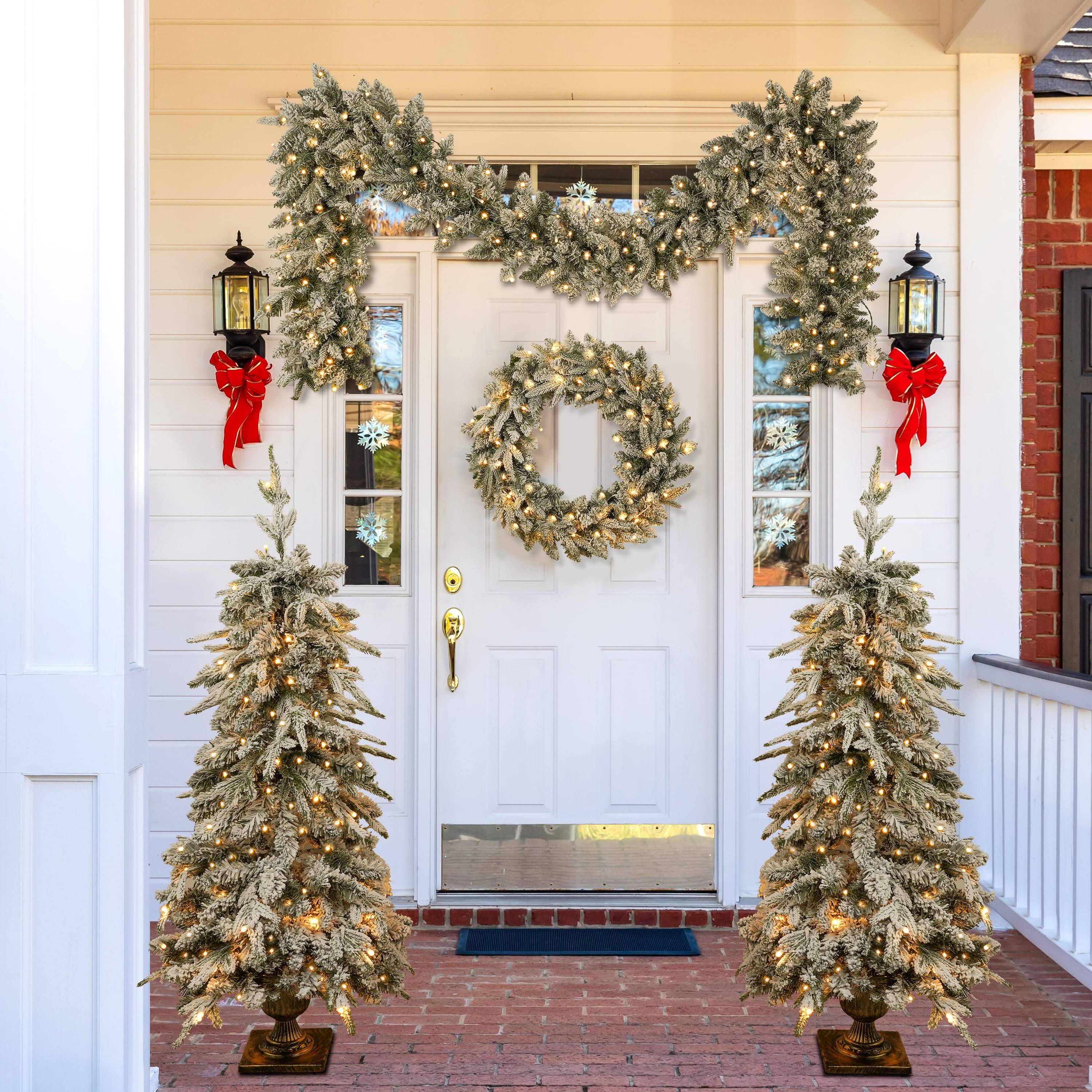 Angle. Jandcase - Pre-lit Christmas Artificial Tree 4-Piece Set, Garland, Wreath and Set of 2 Entrance Trees, X-mas with LED Lights, PVC - Green.