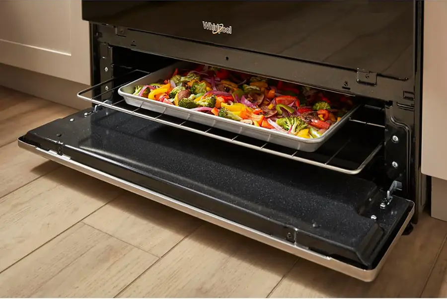 Alt View 11. Whirlpool - 5.1 Cu. Ft. Freestanding Gas Range with Broiler Drawer - Stainless Steel.