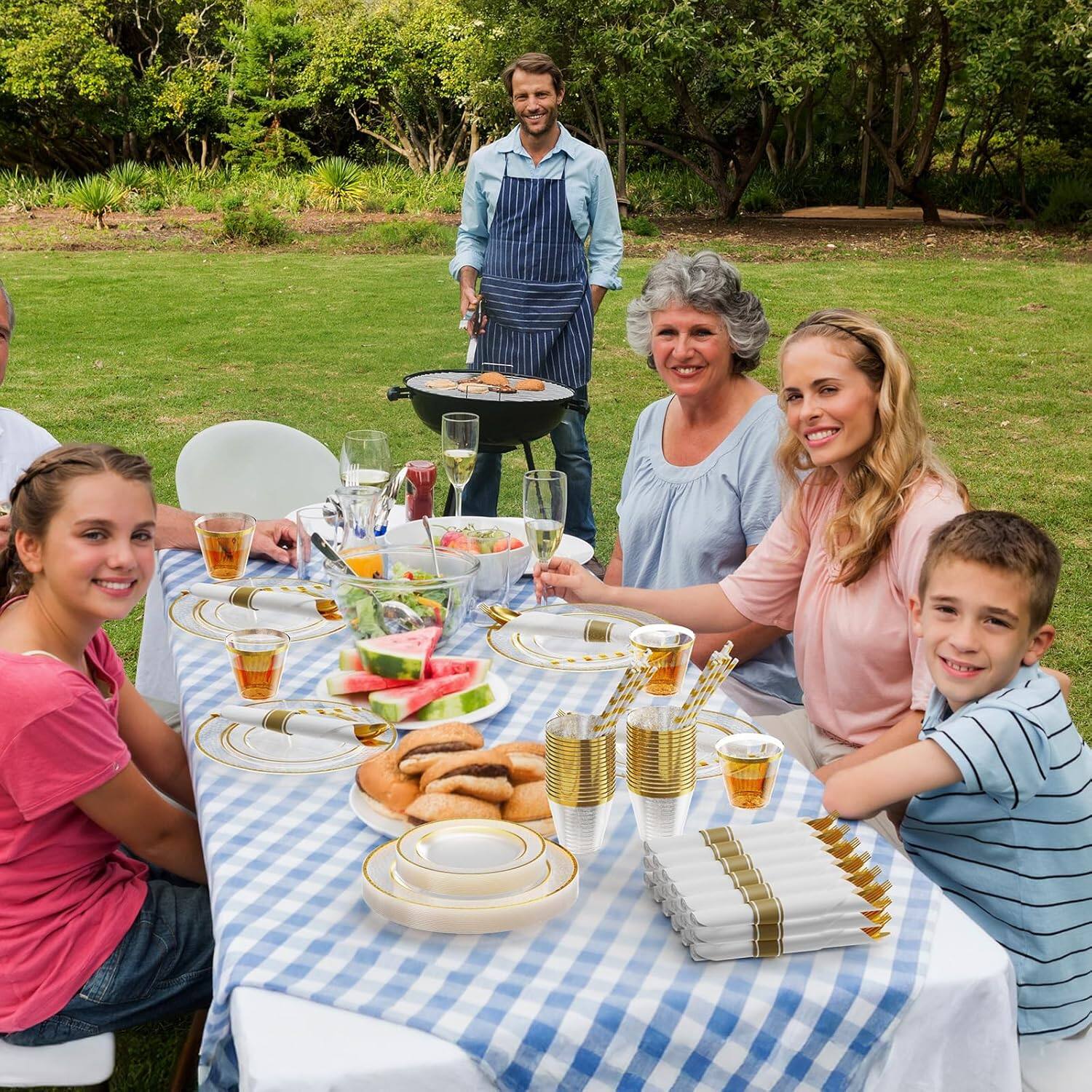 Back. Winado - 400 Piece Disposable Dinnerware Set with Plates, Cups, Napkins & Cutlery for 50 Guests, Clear Plastic Plates for Party - Gold.