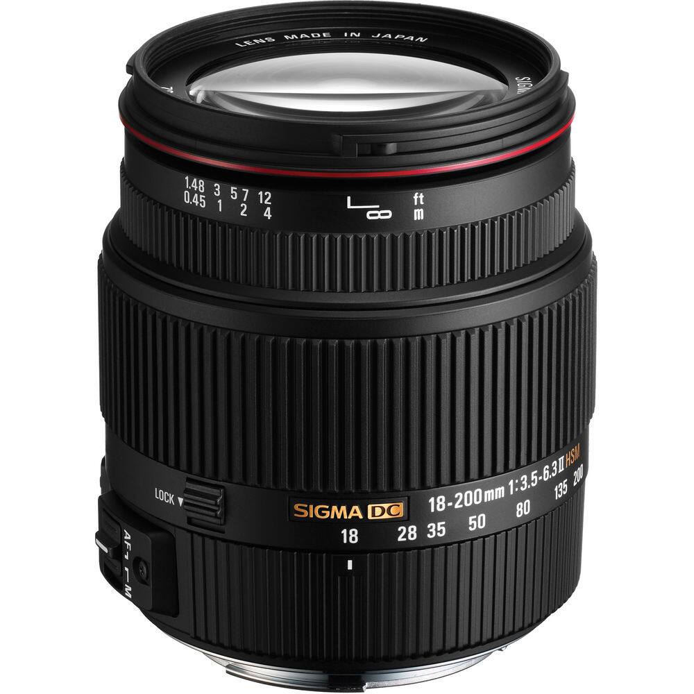 MADE IN JAPAN  
1.48 3 0.45 1 2 4 5 7 8 12  
ft m  
AF1 FM LOCK HSM  
1:3.5-6.3  
18-200 mm  
SIGMA DC  
18 28 35 50 80 135
