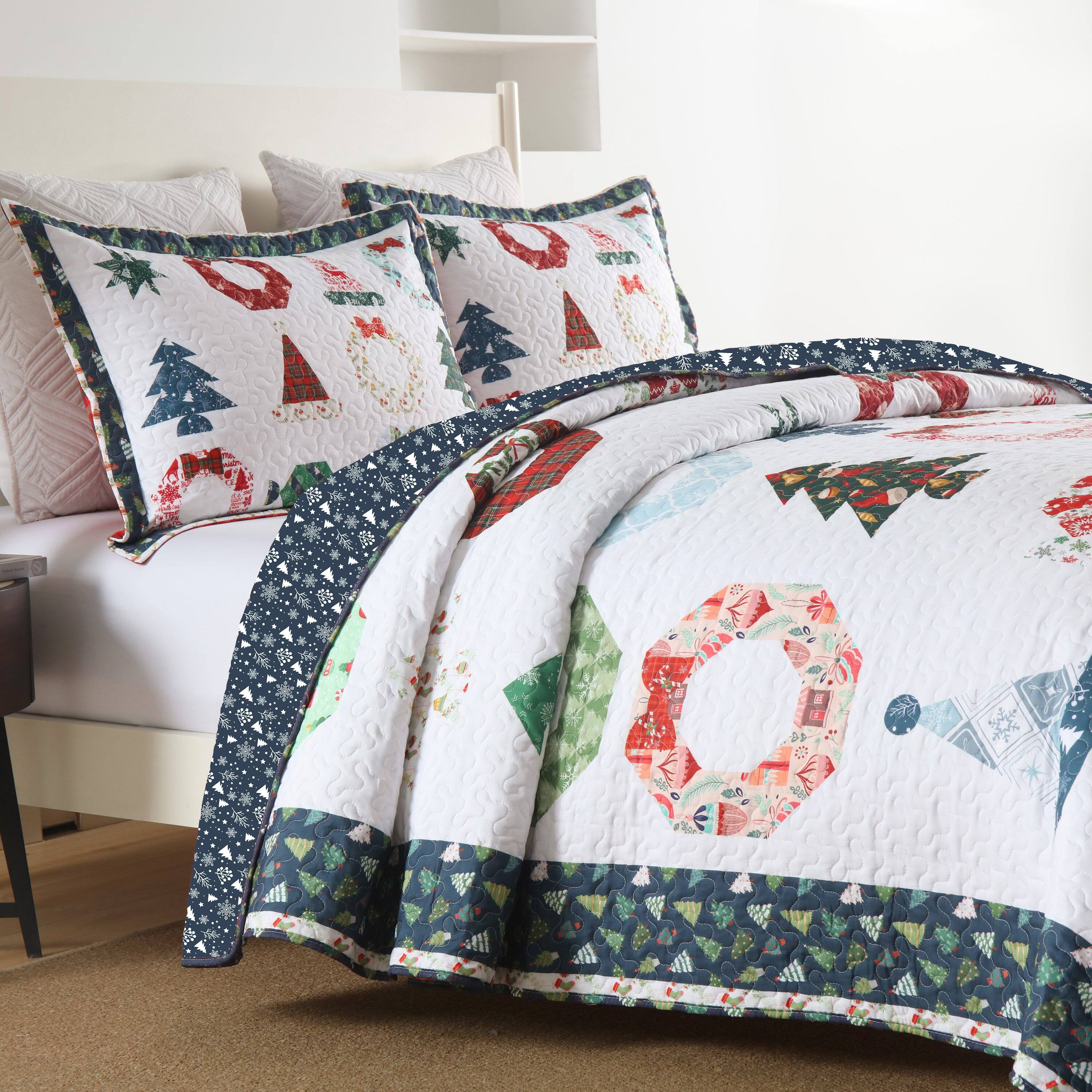 Angle. MarCielo - MarCielo 3-Pieces Winter Blue Candy King Size Christmas Quilt Bedspread Set BY206 - Blue.