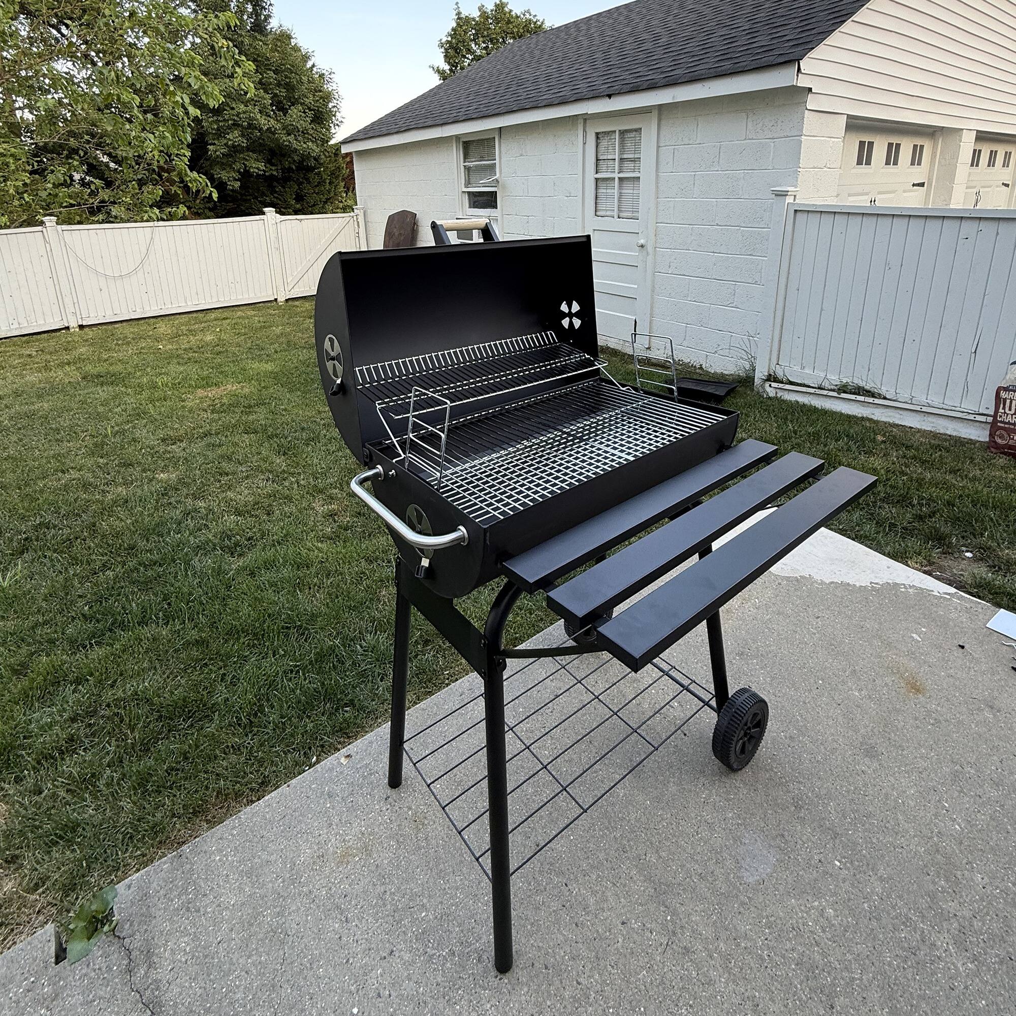 Outsunny - 30" Portable Barrel Charcoal BBQ Grill, Steel Outdoor Barbecue Smoker with 370 Square Inches Cooking Space - Black - Thumbnail 4