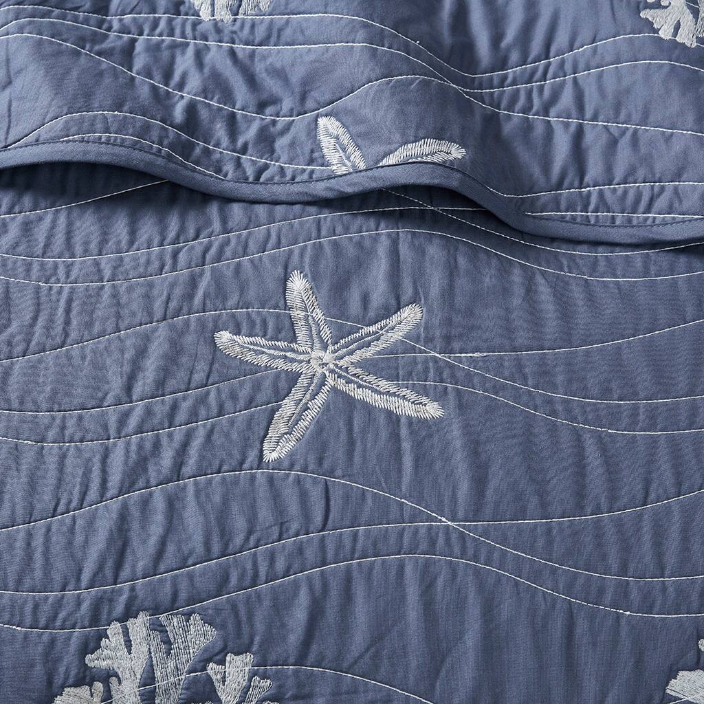 Alt View 5. Gracie Mills - Gracie Mills Elisa 4 Piece Cotton Reversible Embroidered Quilt Set with Throw Pillow - Navy.