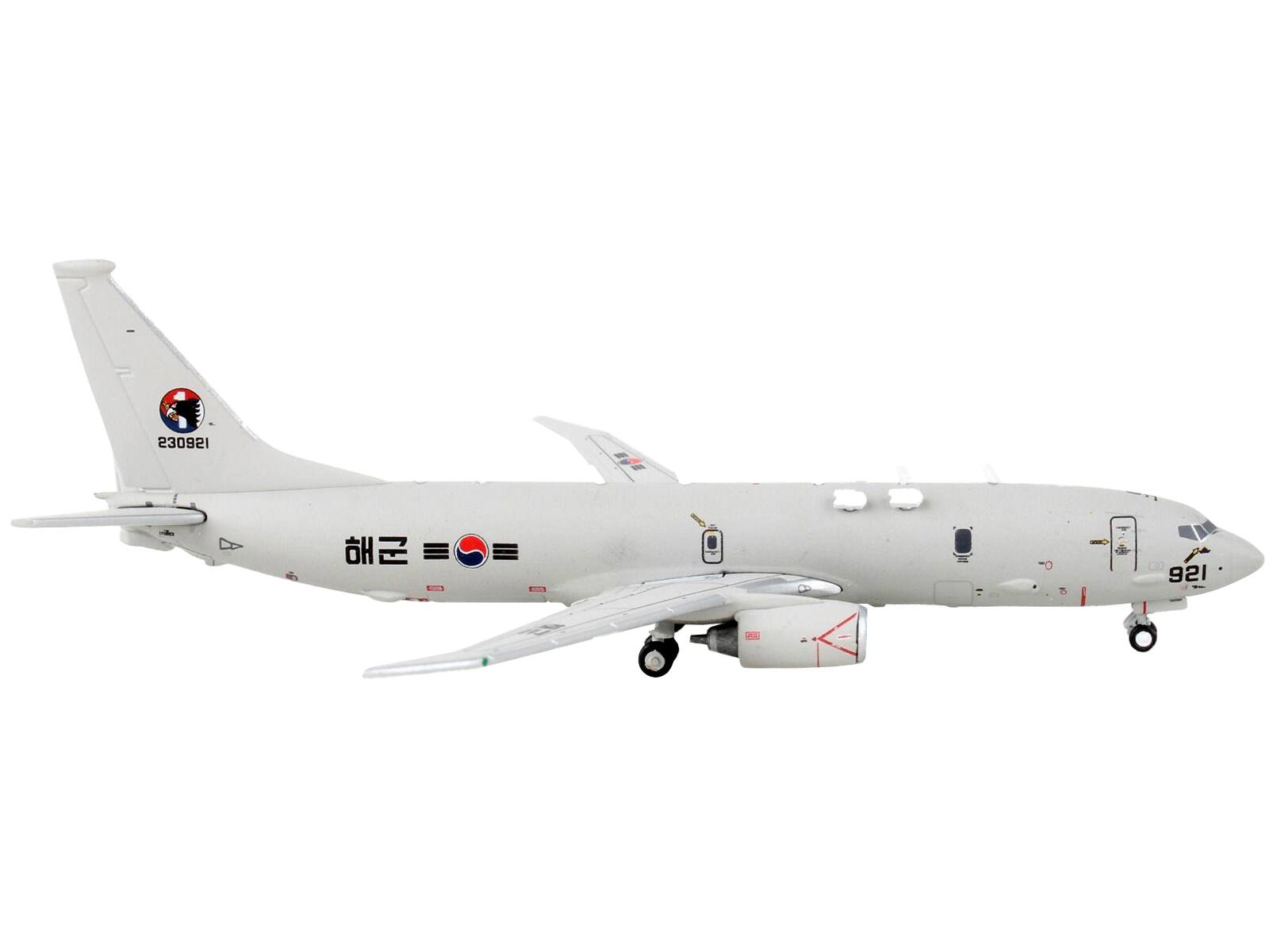 The text on the image is:

- 230921 (on the tail)
- 해군 (on the fuselage)
- 921 (near the front of the fuselage)