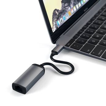SATECHI USB-C 2.5 Gigabit Ethernet adapter | 4-in-1 Netwerkadapter met 3 × USB-C 3.2 Poorten SATECHI USB-C 2.5 Gigabit Ethernet adapter | 4-in-1 Netwerkadapter met 3 × USB-C 3.2 Poorten