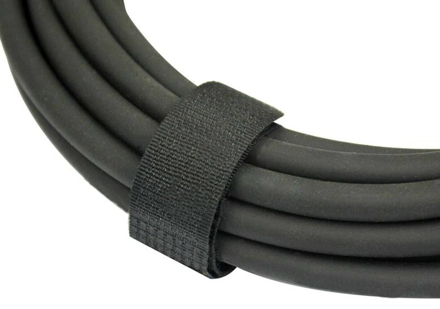 Back. Focusrite - Focusrite Scarlett 2i2 4th Gen USB Audio Interface with Headphones Bundle.