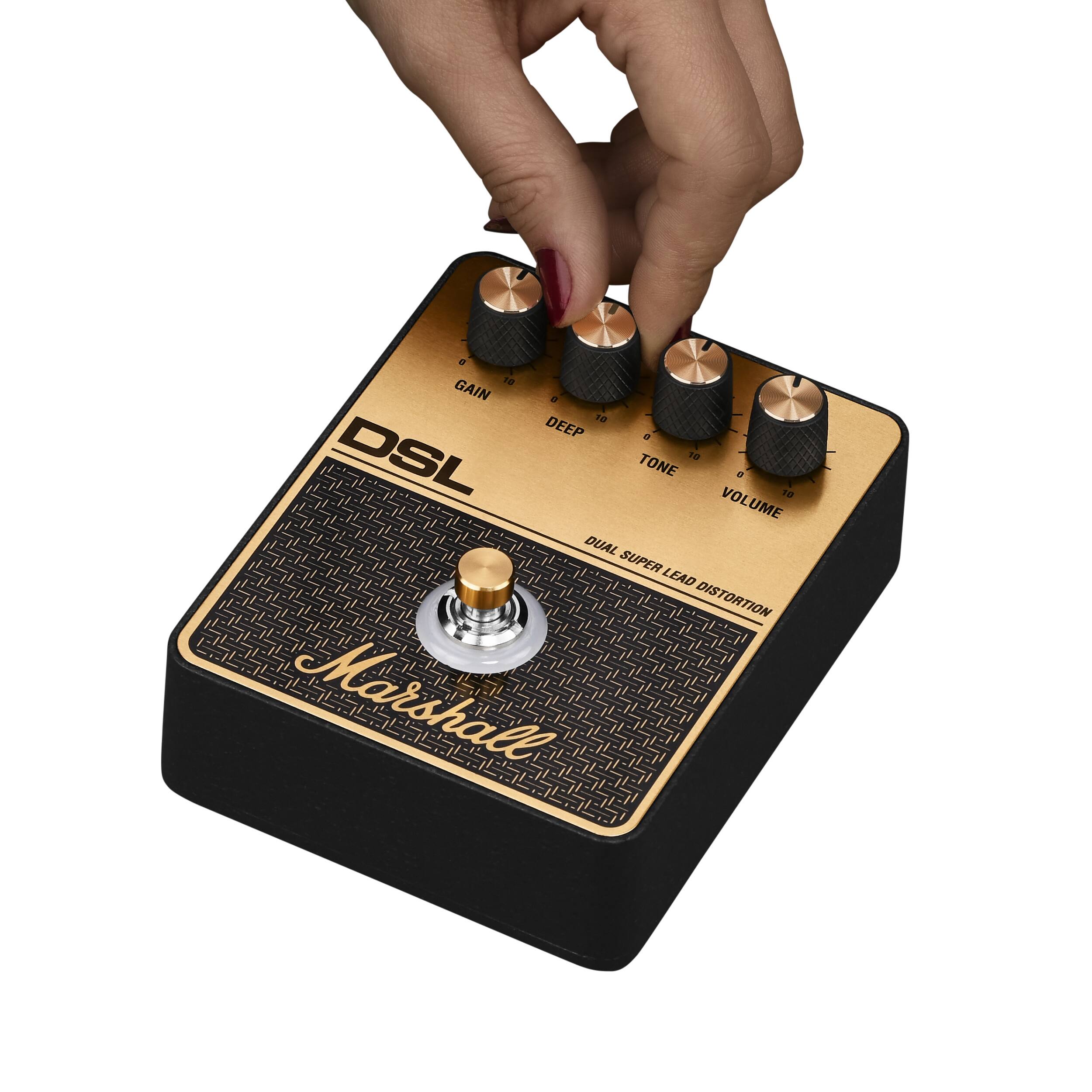 A 10 GAIN, A 10 DEEP, A DSL TONE, TV 10 VOLUME! DUAL SUPER LEAD DISTORTION Marshall