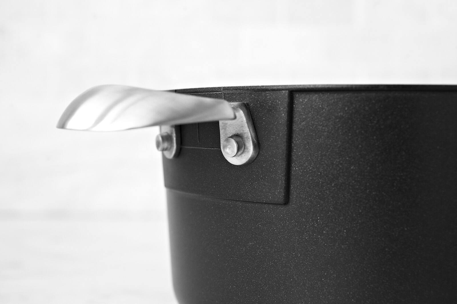 Alt View 2. Scanpan - Pro IQ 6.5 Quart Covered Dutch Oven - Black.