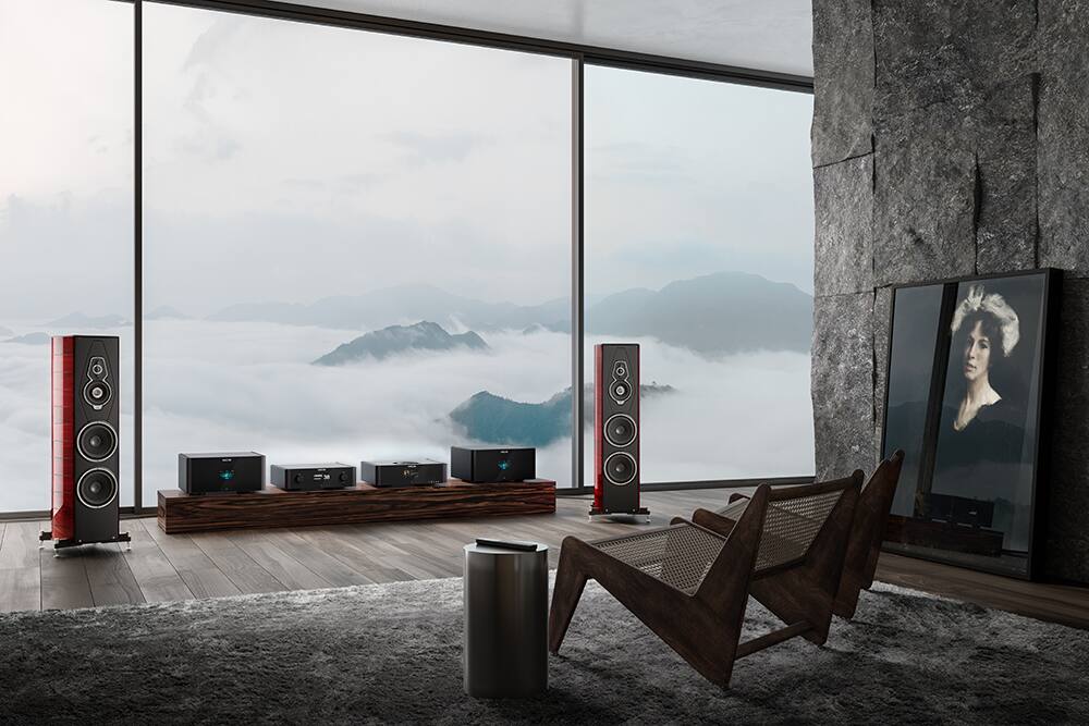 Alt View 6. Rotel - MICHI Q5 CD PLAYER AND DAC - Black.