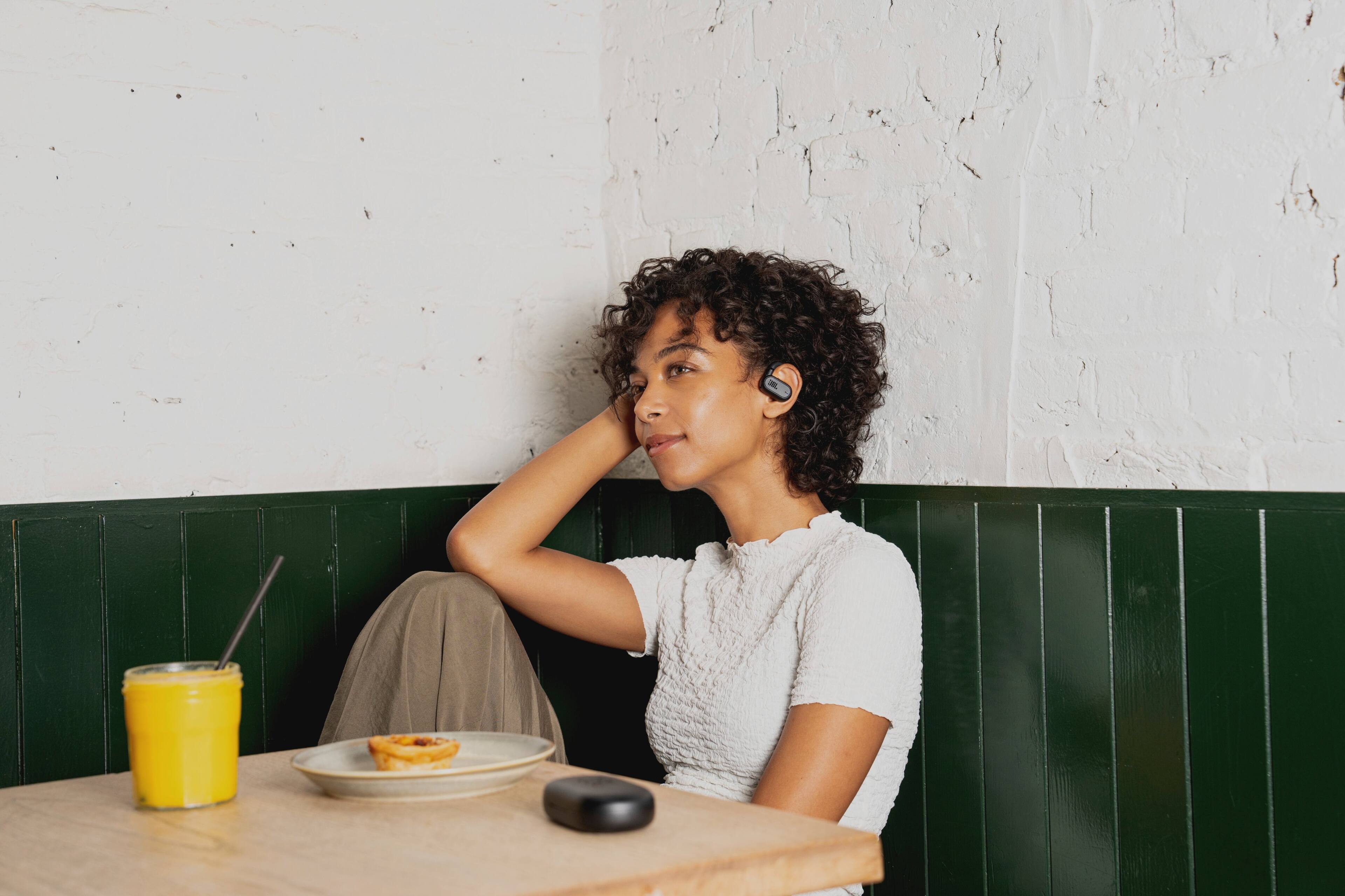 Alt View 21. JBL - SoundGear Sense Hybrid Open-Ear headphones with detachable neckband - 2024 - White.