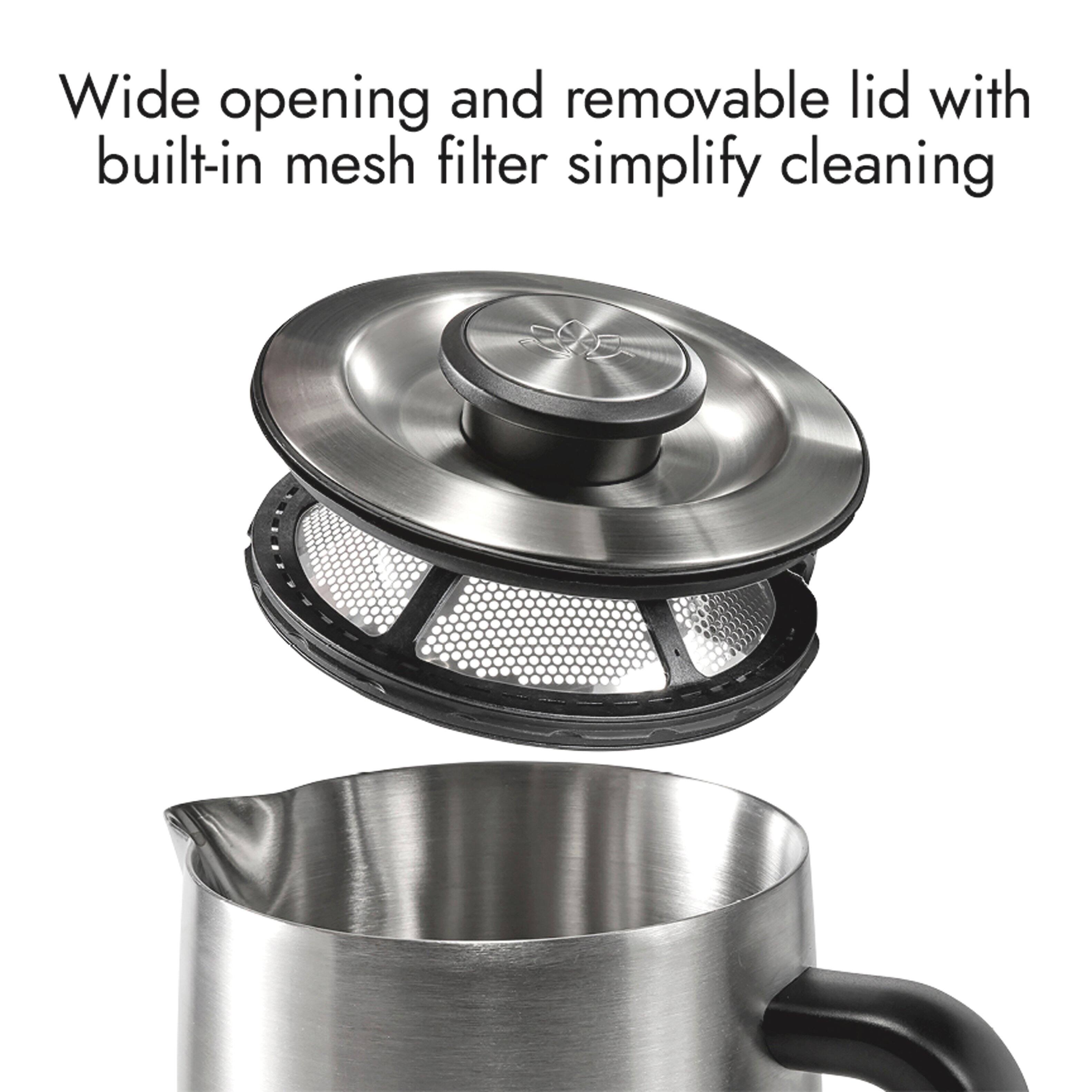 Wide opening and removable lid with built-in mesh filter simplify cleaning