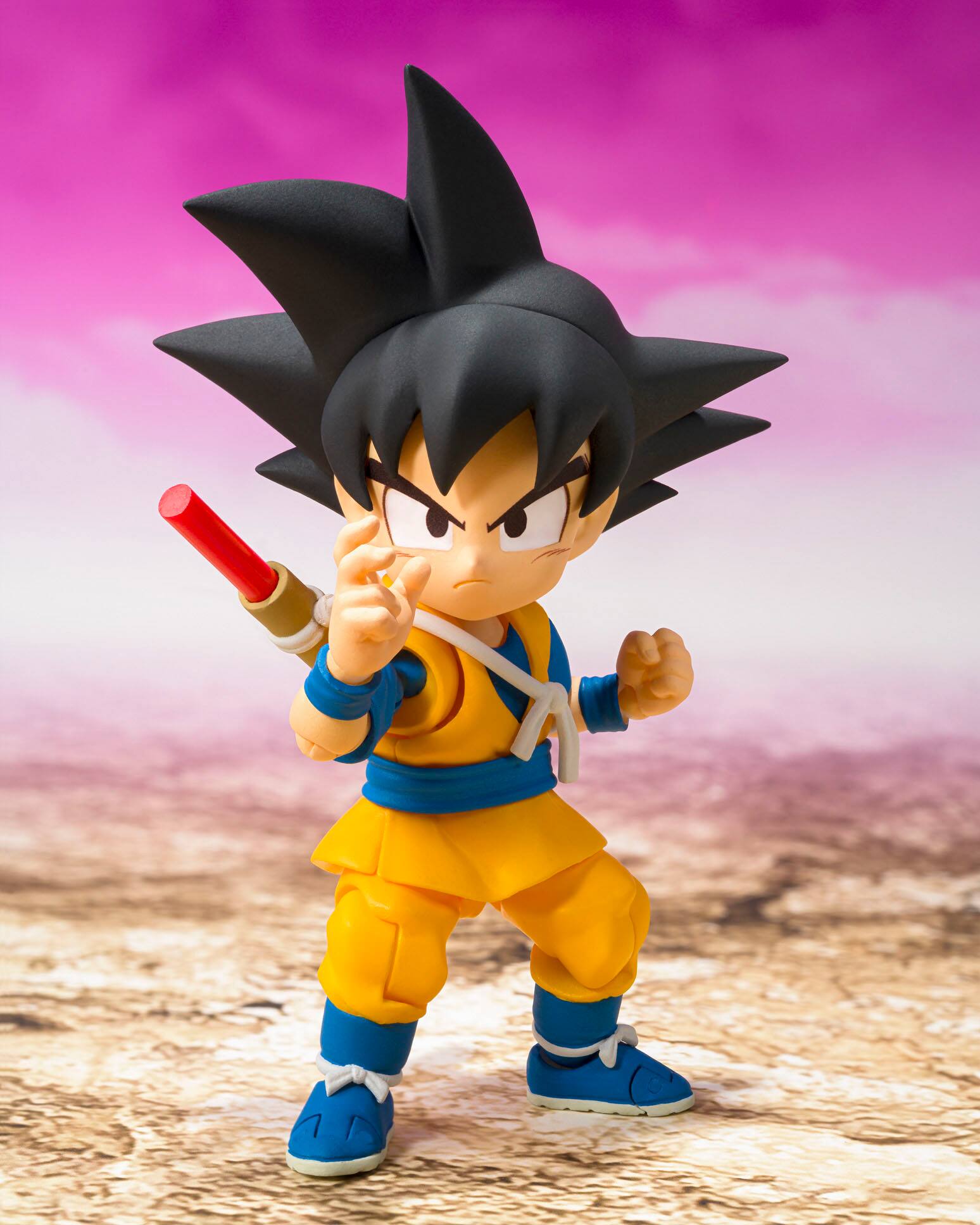 Angle. Bandai - S.H. Figuarts - Dragon Ball - Daima Goku (Mini) 2.8" Figure.