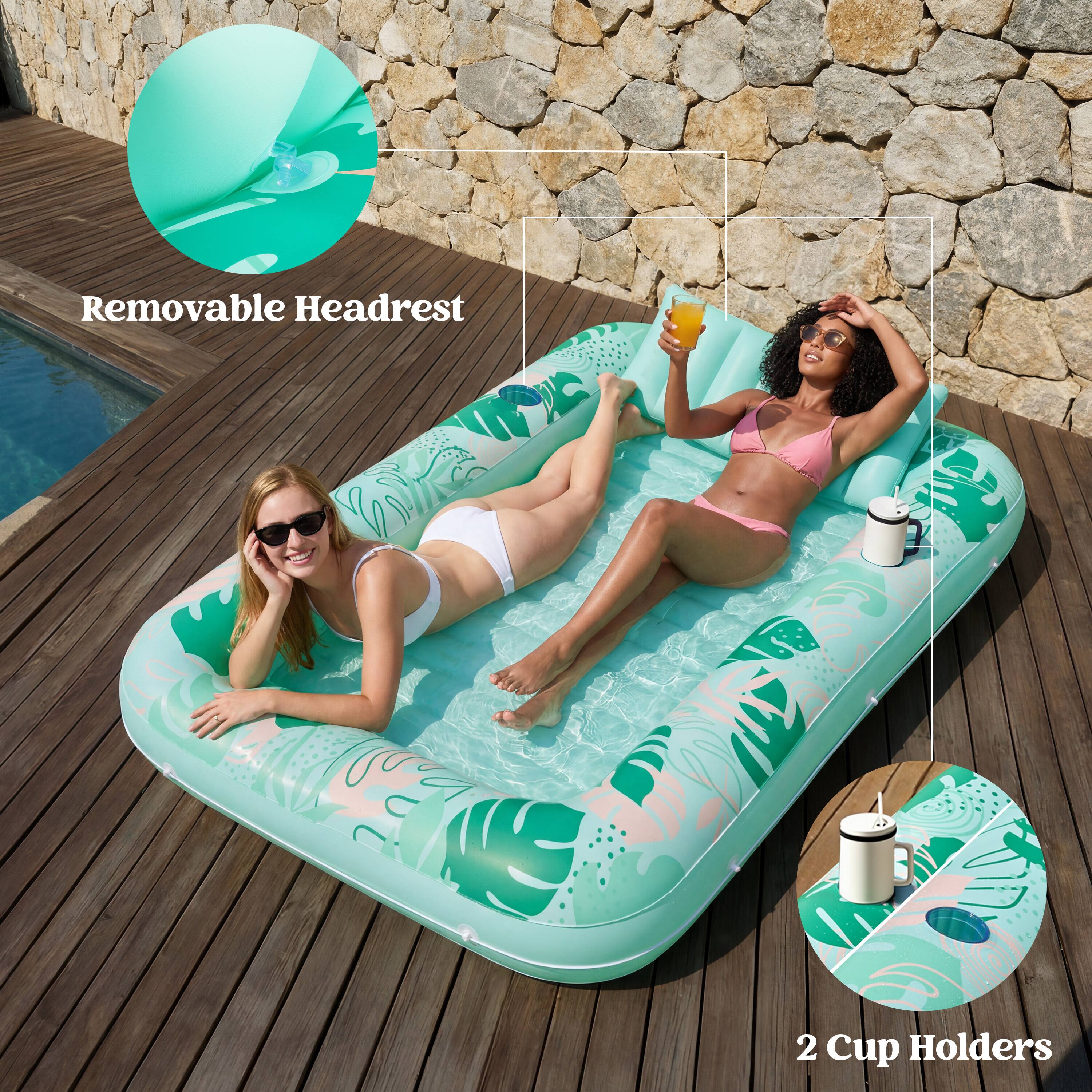 Removable Headrest  
2 Cup Holders