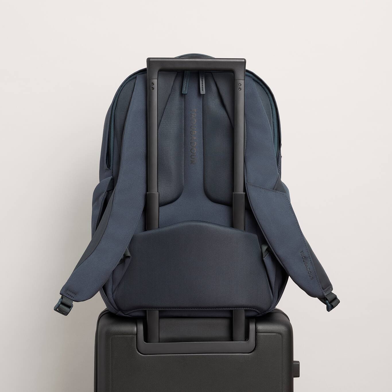 TROUBADOUR  
TROUBADOUR