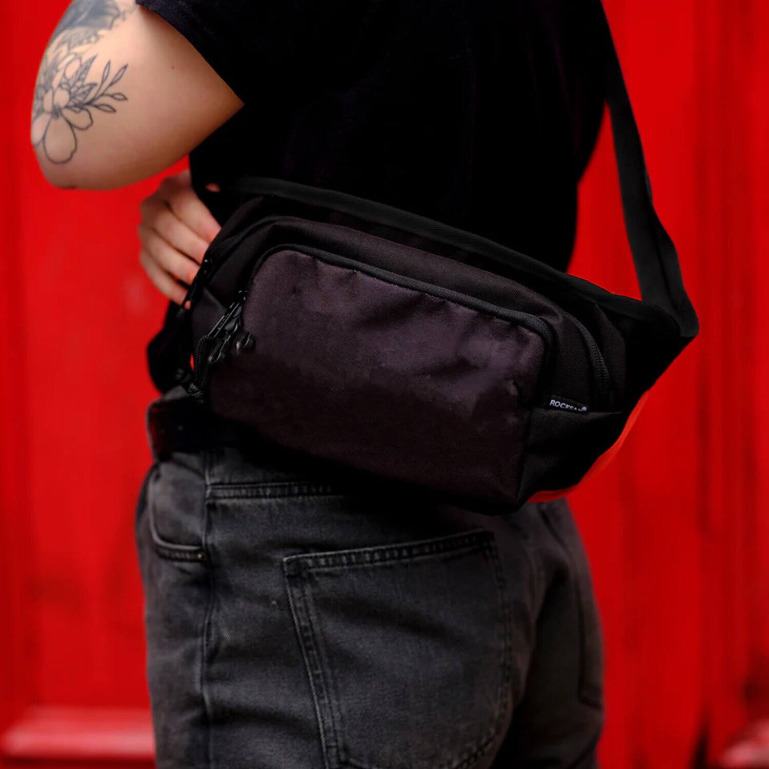 Alt View 3. PopMarket - The Beatles - Rocksax - The Beatles - Logo - Shoulder Bag (Black) - Multicolor.