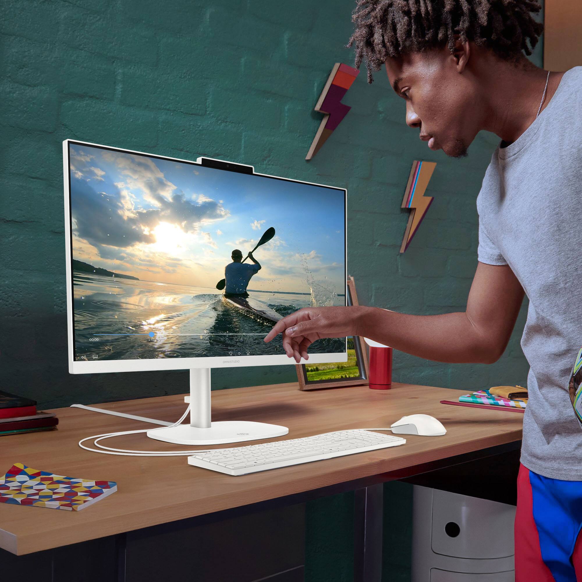 Alt View 9. HP - OmniStudio 23.8" Full HD All-in-One - Intel N150 Processor - 8GB Memory - 128GB UFS - Cashmere White.