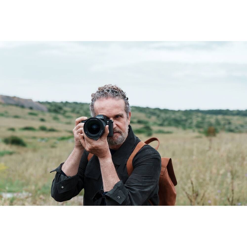 Alt View 5. Sony - Sony FE 16-35mm f/2.8 GM II Wide Angle Zoom Lens Bundle + Filter Kit + Cap Keeper + Cleaning Kit Accessories - Black.