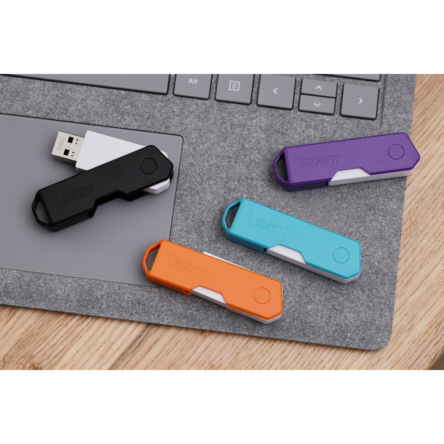 Lexar JumpDrive TwistTurn2 USB 2.0 Flash Drive 32 GB Black LJDTT2