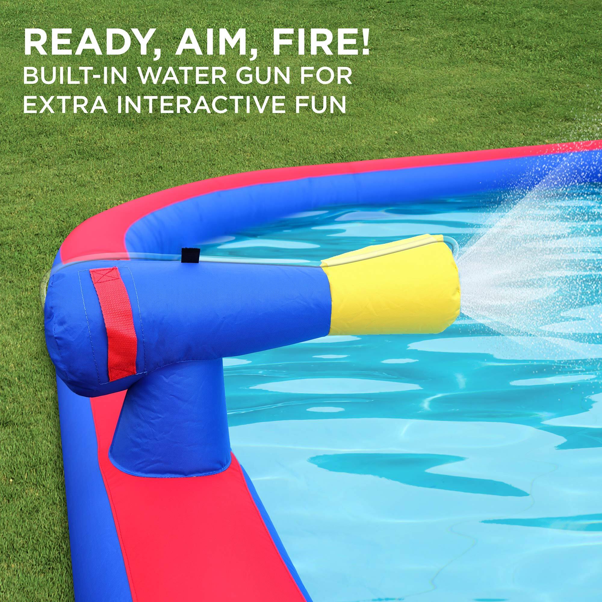 READY, AIM, FIRE! BUILT-IN WATER GUN FOR EXTRA INTERACTIVE FUN