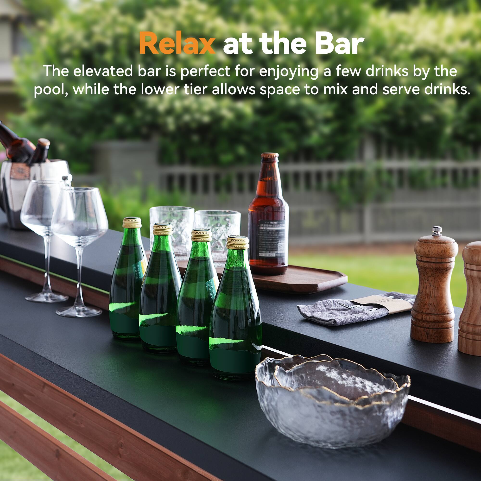 Relax at the Bar

The elevated bar is perfect for enjoying a few drinks by the pool, while the lower tier allows space to mix and serve drinks.