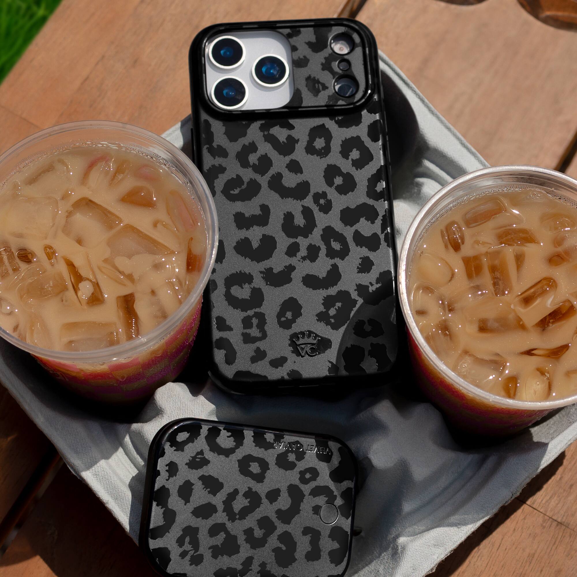 Alt View 5. VELVET CAVIAR - Magsafe Case for Apple iPhone 17 Pro Max - Black Leopard.