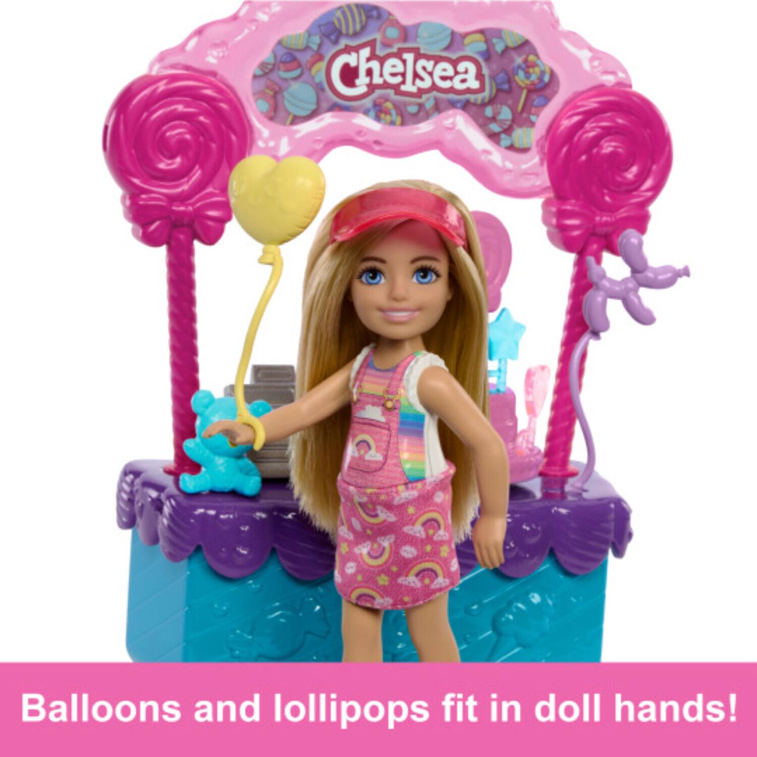 Chelsea

Balloons and lollipops fit in doll hands!