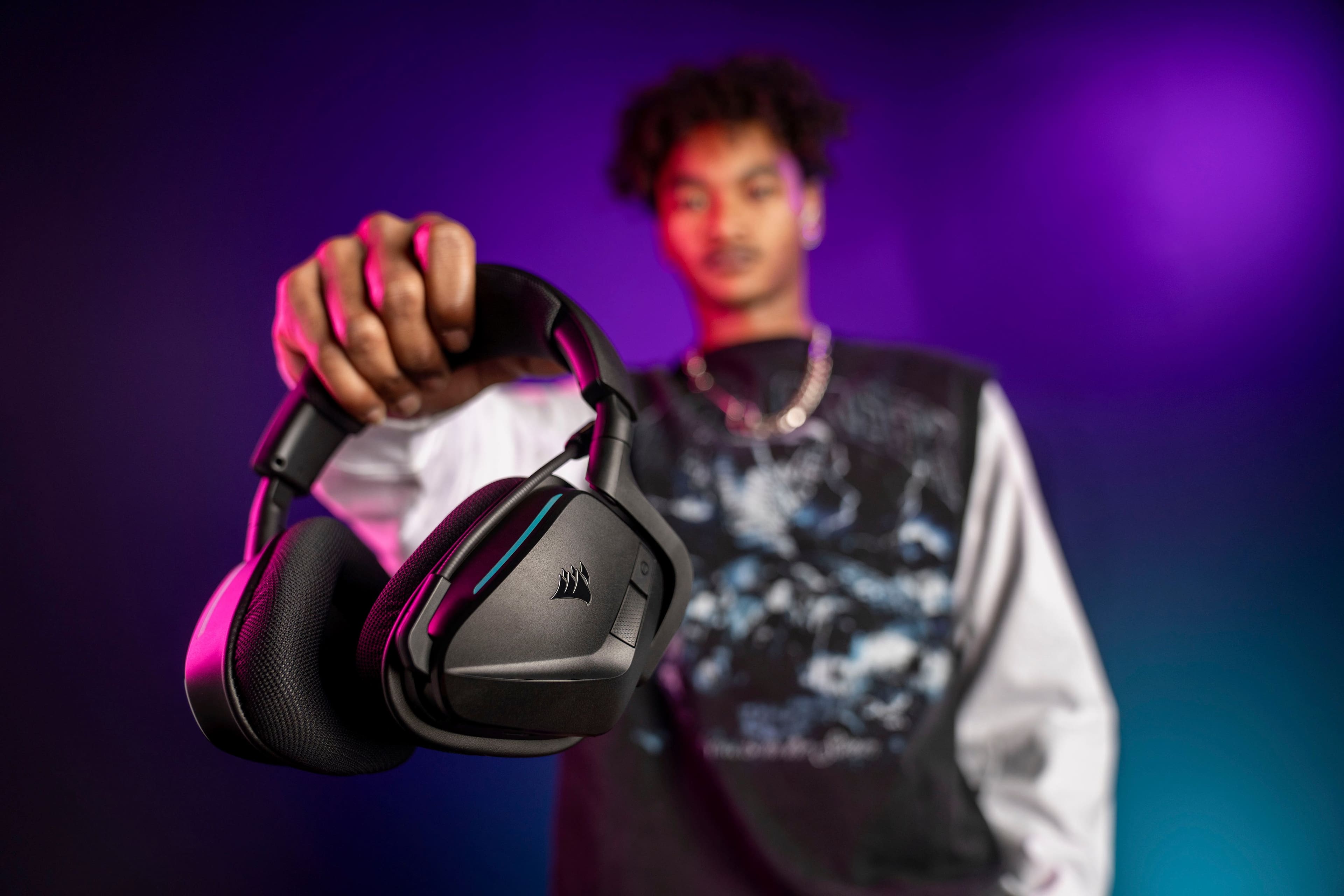 Alt View 14. CORSAIR - VOID v2 Wireless Gaming Headset for PC, PS5, PS4, Nintendo Switch, and Mobile - Carbon.