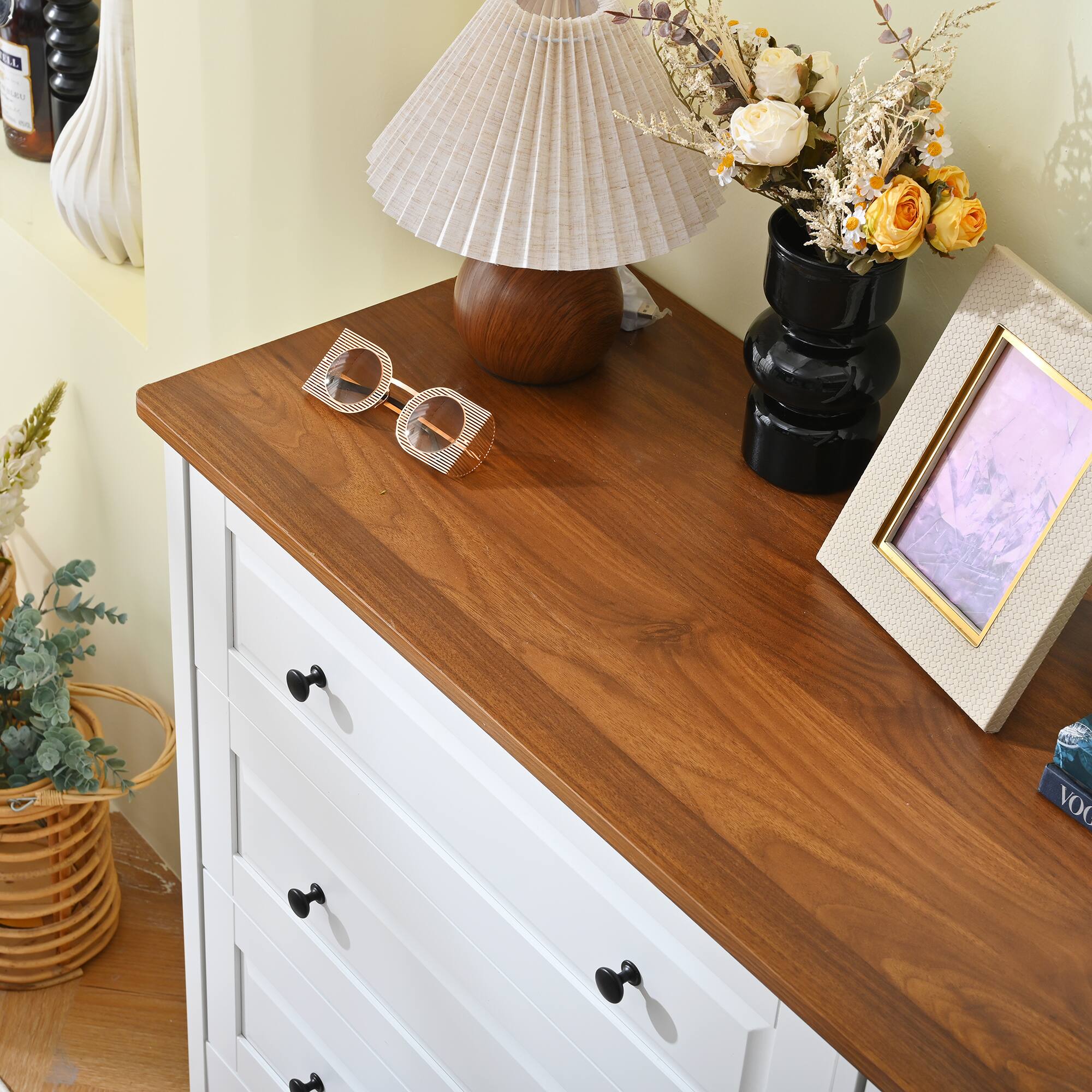 Left. GOODSILO - 6 Drawer Dresser - Wide Storage Chest for Bedroom, Hallway, Entryway - Ivory White,White+Red.