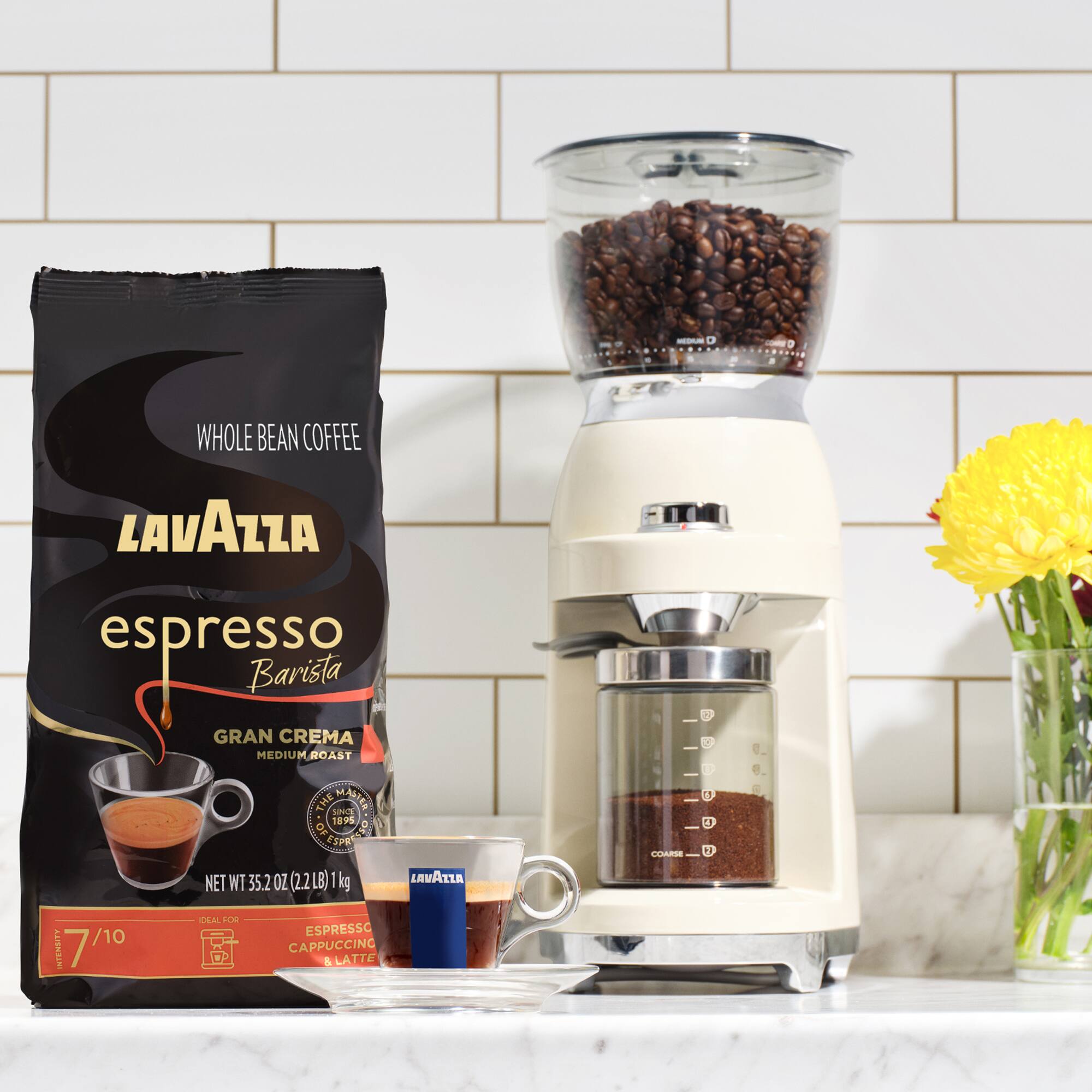 WHOLE BEAN COFFEE LAVAZZA espresso Barista GRAN CREMA MEDIUM ROAST DEASIER MAL THE SPC 18P5 OF or OFESP SPE NET WT 35.2 OZ (2.2LB) 1 kg LAVATIA d I 2 2 I 1 A CANARSE + 0. e 4 /10 AUILN 7 LAL CON FP ESPRESSO CAPPUCCINO & LATTE